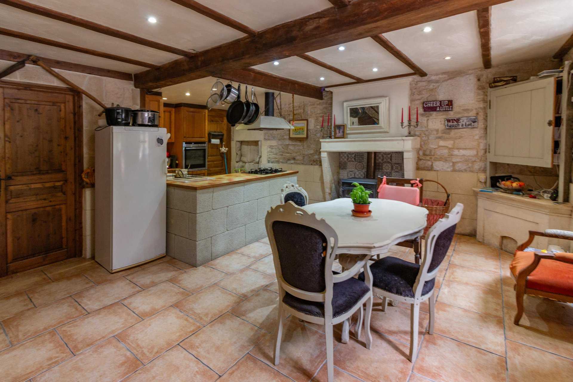 House in Brie-sous-Matha, Nouvelle-Aquitaine 11043598