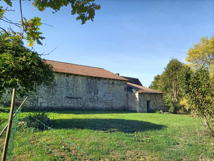 House in Monmadales, Nouvelle-Aquitaine 11043661