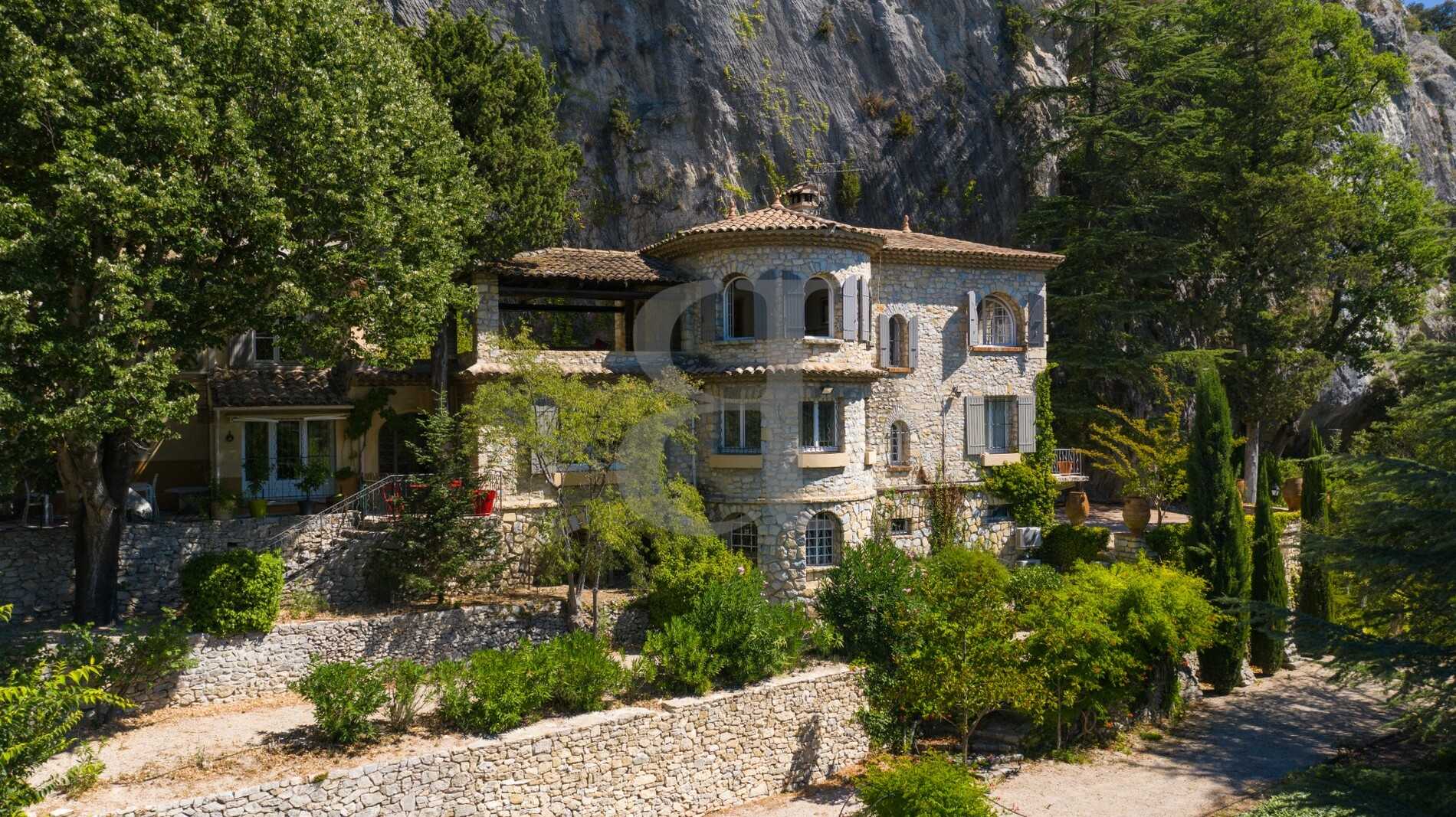 casa en Vaison-la-Romaine, Provenza-Alpes-Costa Azul 11043768