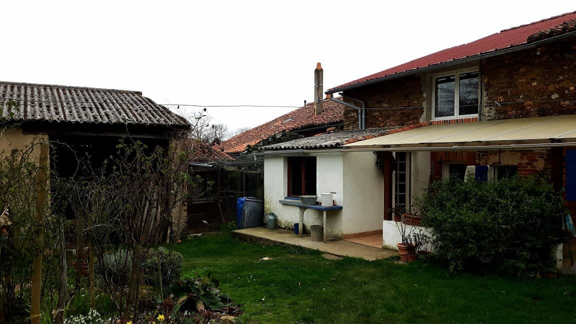 House in Val-d'Oire-et-Gartempe, Nouvelle-Aquitaine 11043821