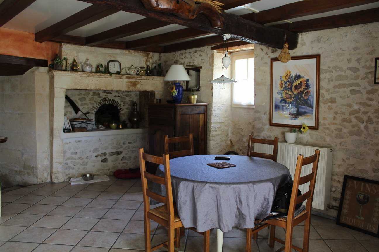 Huis in Cherval, Nouvelle-Aquitaine 11043829
