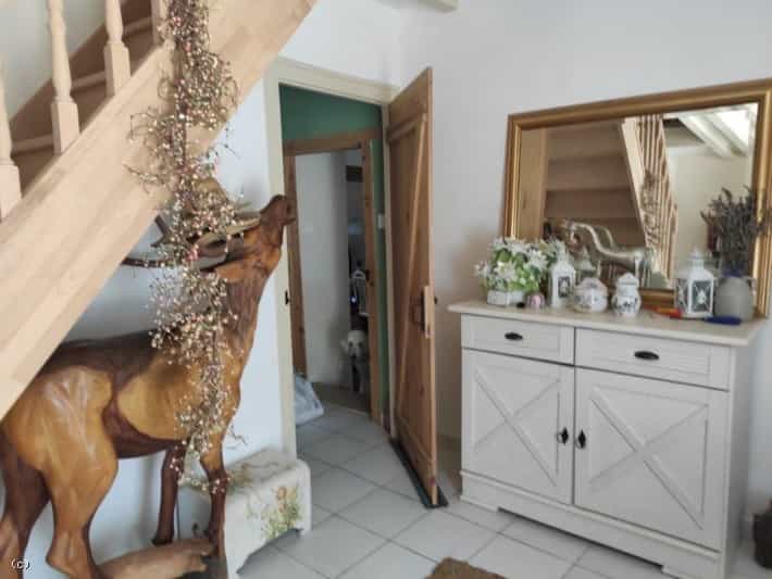 Huis in Champagne-Mouton, Nouvelle-Aquitaine 11043845