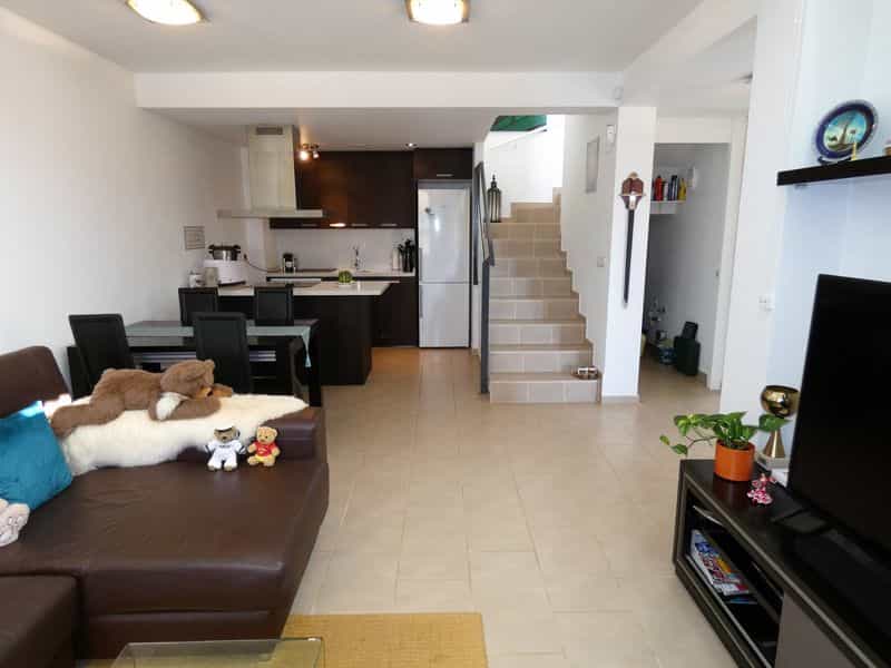 Condominium in Las Bovedas, Valencia 11043901