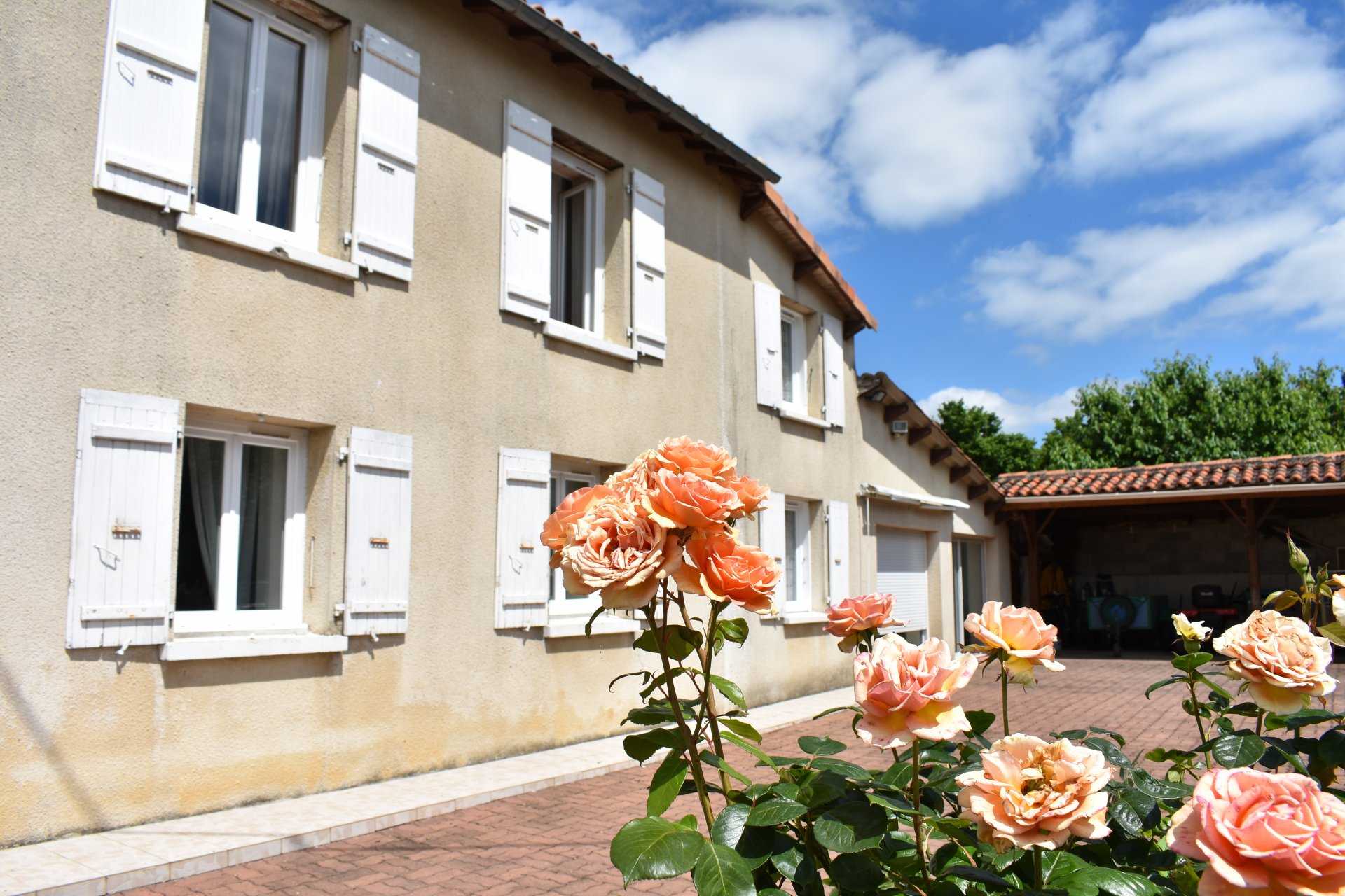 House in Villefagnan, Nouvelle-Aquitaine 11044096