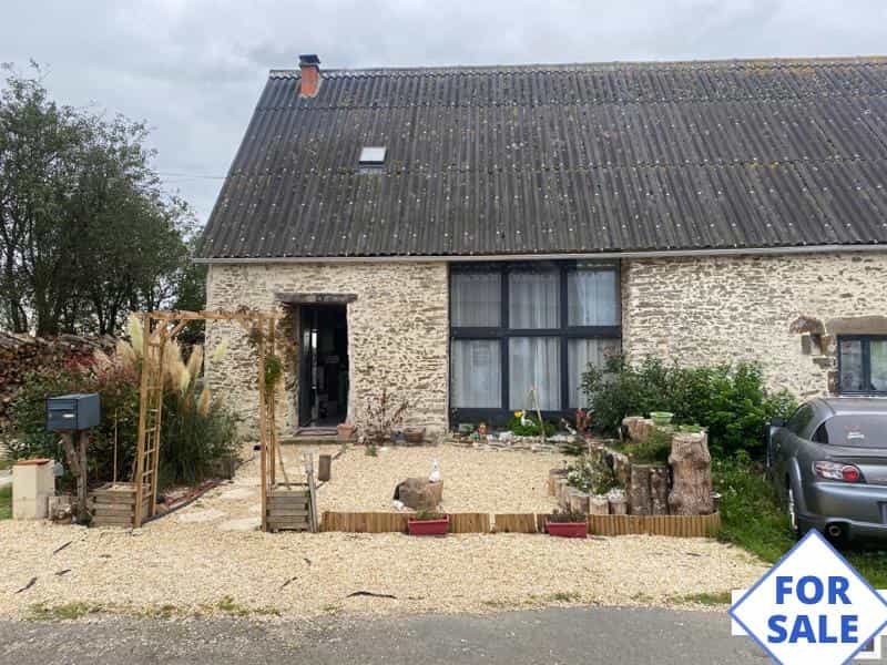 Huis in Saint-Georges-le-Gaultier, Pays de la Loire 11044134