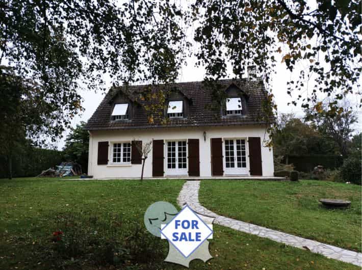 House in La Baroche-sous-Luce, Normandie 11044149