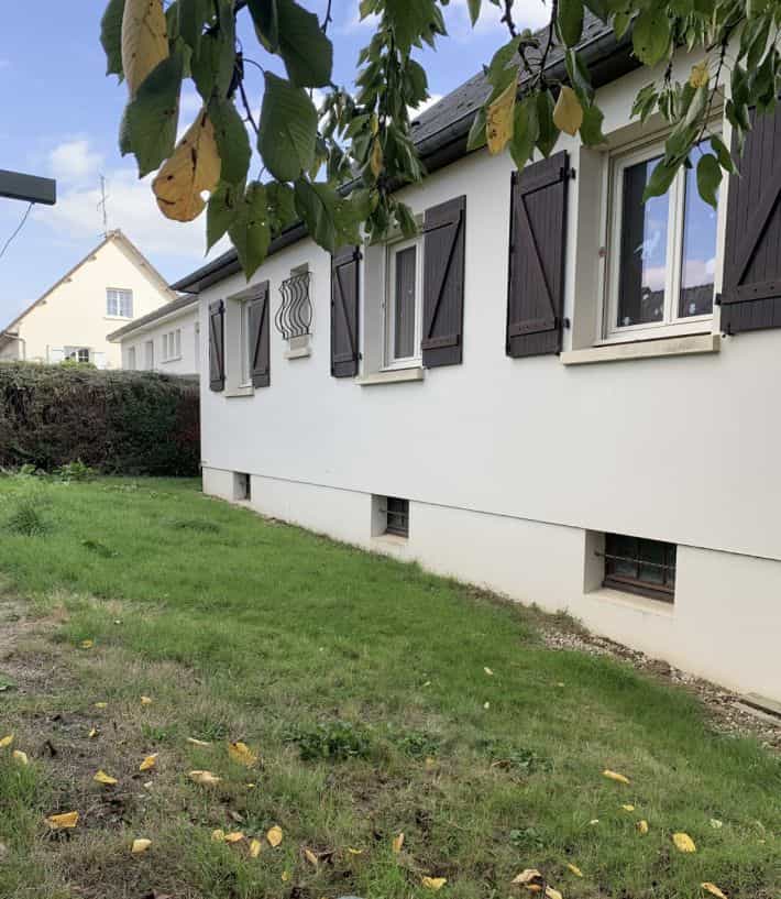 House in Ernee, Pays de la Loire 11044155