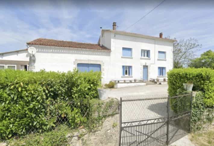 House in Cellefrouin, Nouvelle-Aquitaine 11044189