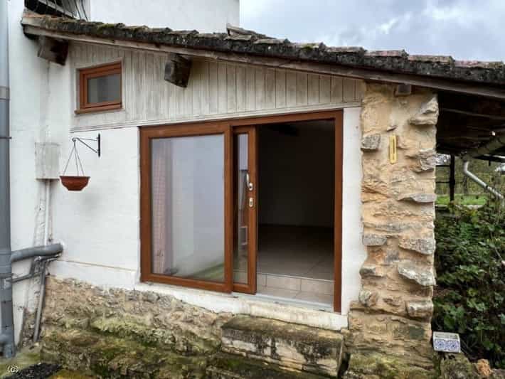 House in Cellefrouin, Nouvelle-Aquitaine 11044189