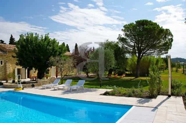 Talo sisään Visan, Provence-Alpes-Côte d'Azur 11044367