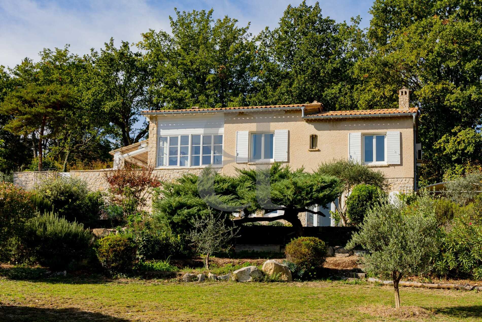 House in Vaison-la-Romaine, Provence-Alpes-Côte d'Azur 11044368