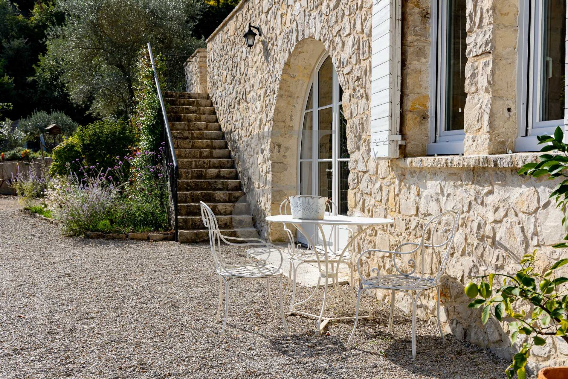 Talo sisään Vaison-la-Romaine, Provence-Alpes-Côte d'Azur 11044368