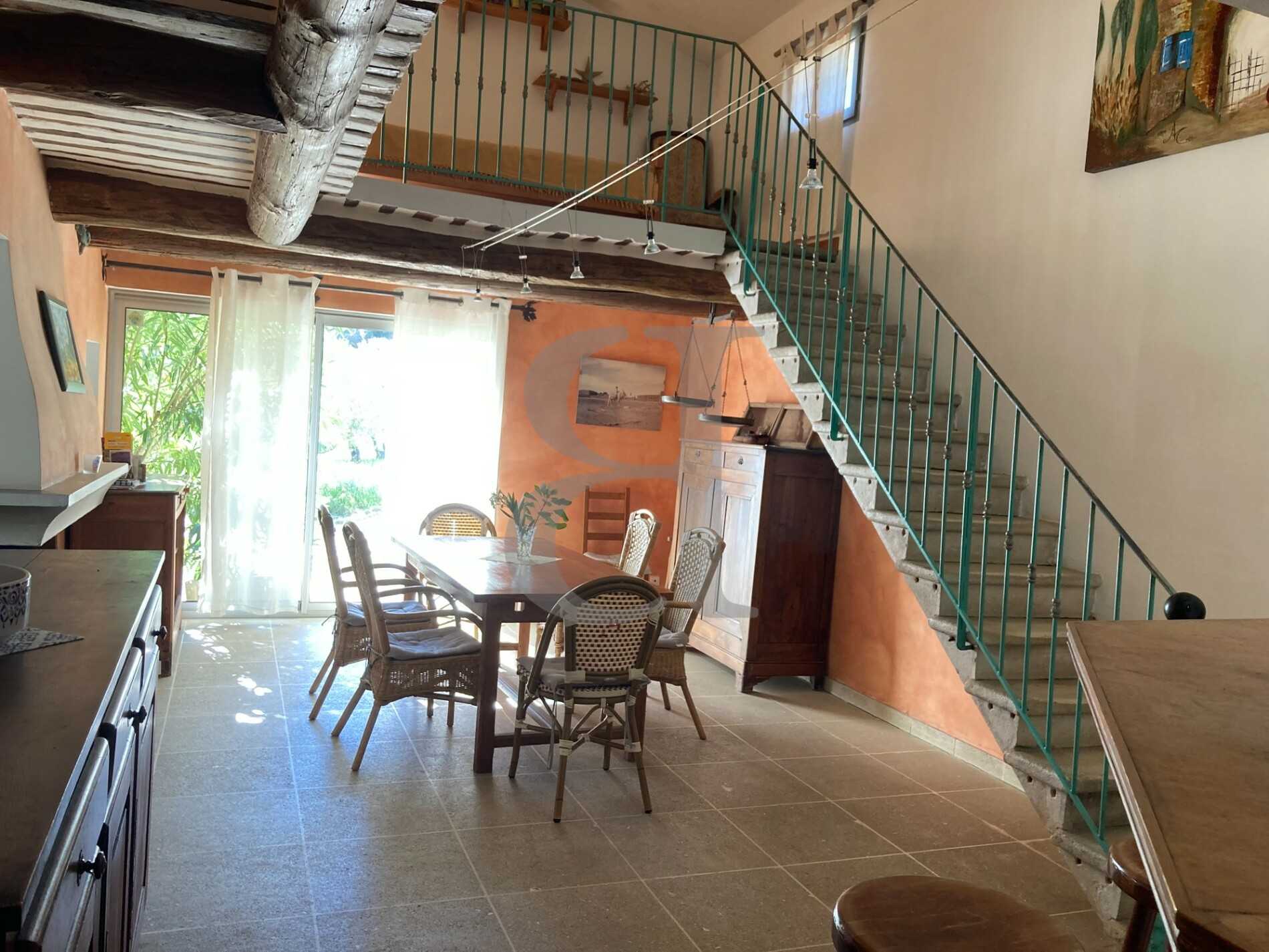 жилой дом в Vaison-la-Romaine, Provence-Alpes-Côte d'Azur 11044369