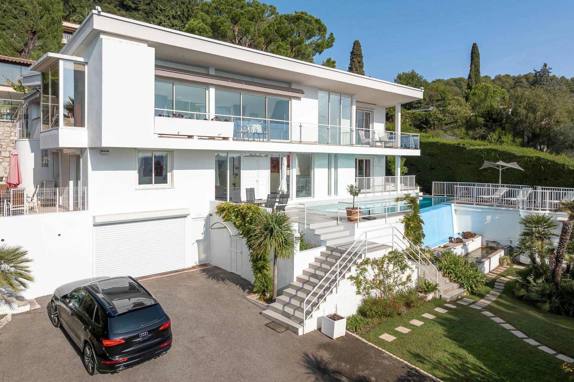 casa no La Colle-sur-Loup, Provença-Alpes-Costa Azul 11044587