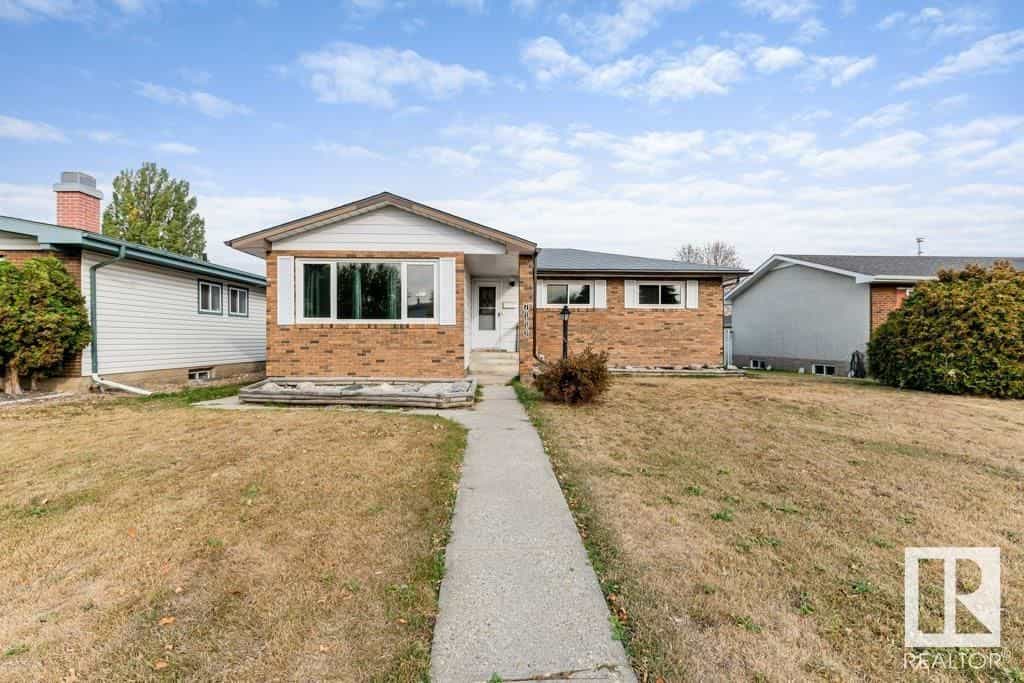 House in Edmonton, Alberta 11044653