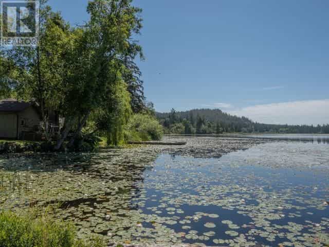 קוֹנדוֹמִינִיוֹן ב Powell River, British Columbia 11044708