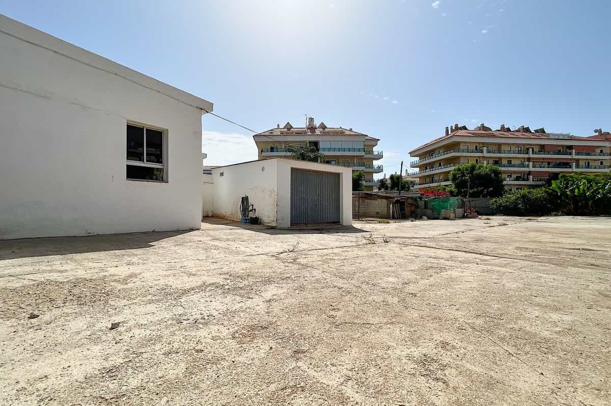 Land in Estepona, Andalusia 11044980
