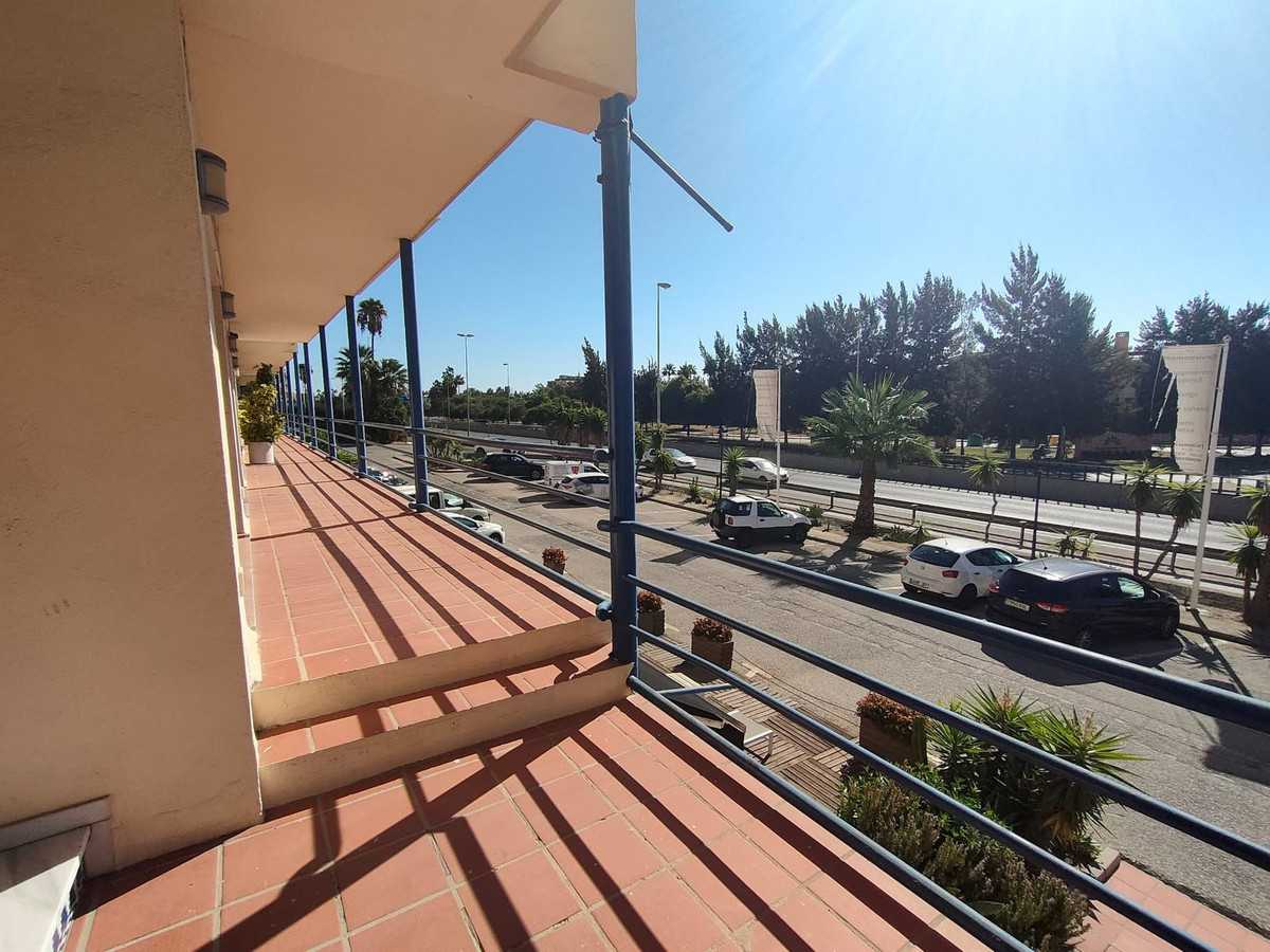 Office in Estepona, Andalusia 11044994