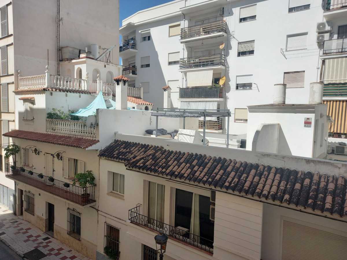 Condominium in Estepona, Andalusia 11044999