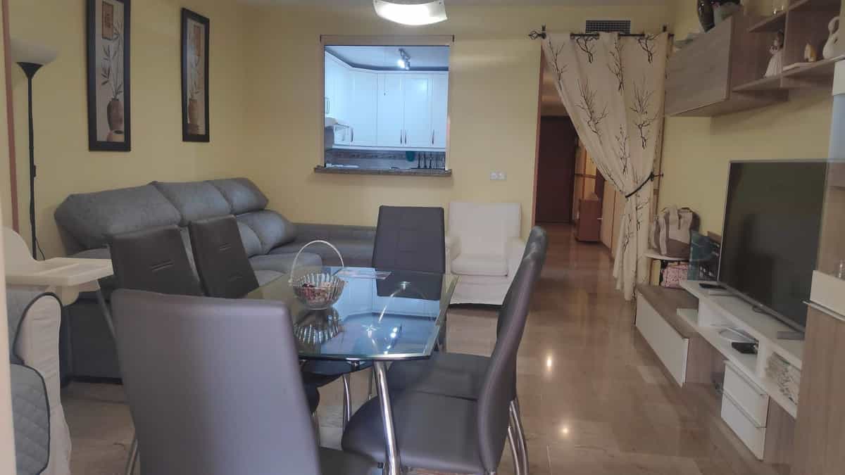 Condominium dans Benalmádena, Andalousie 11045161