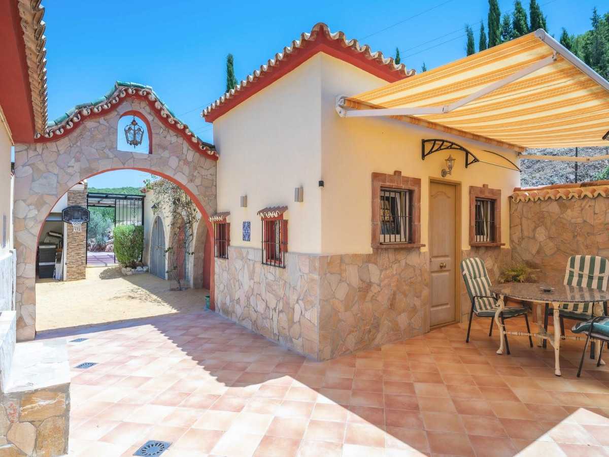 Casa nel Alhaurín el Grande, Andalusia 11045430