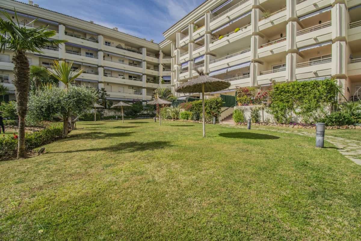 Condominium in Marbella, Andalusië 11045626