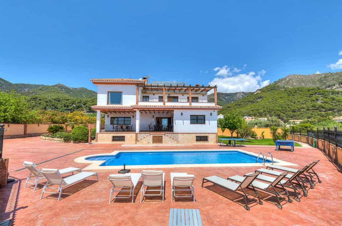Casa nel Alhaurin el Grande, Andalusia 11045790