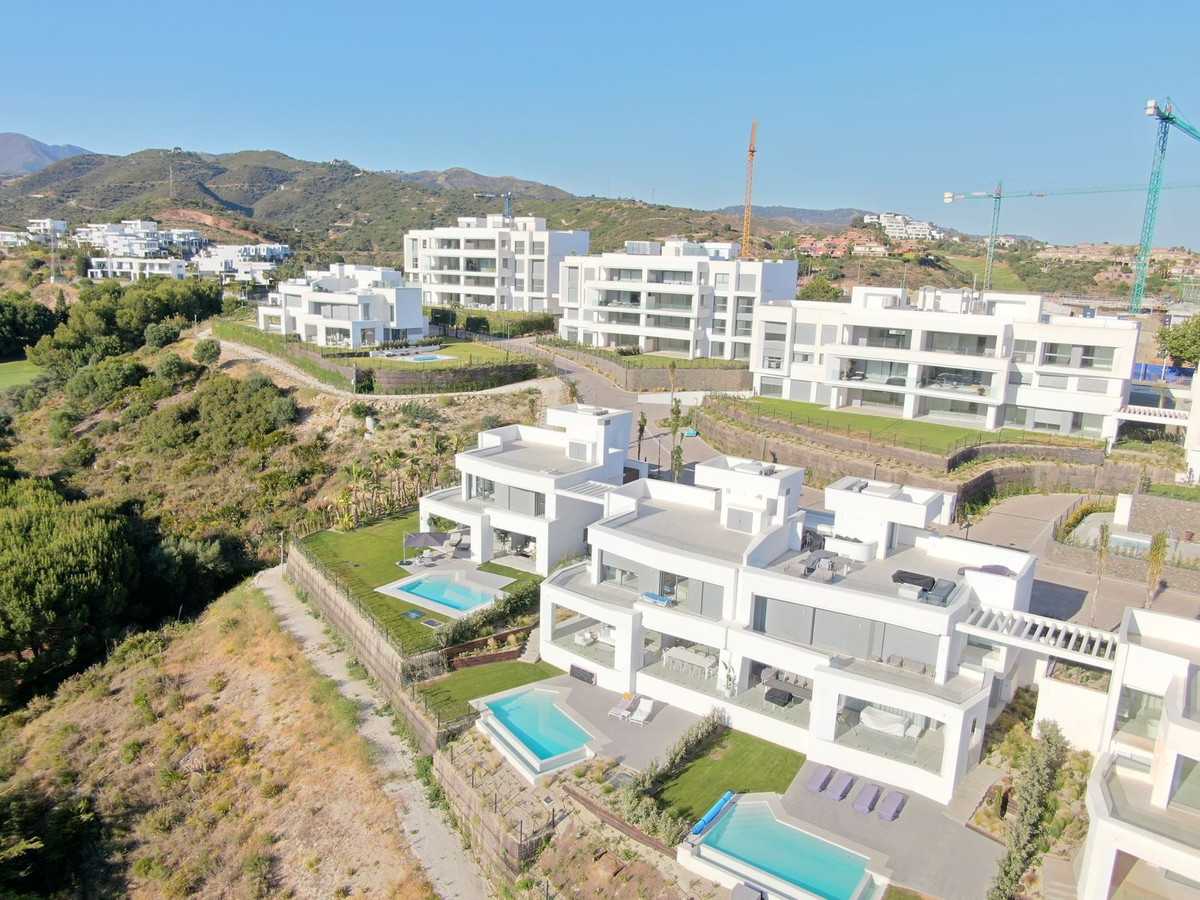 Condominium in Marbella, Andalusia 11046142