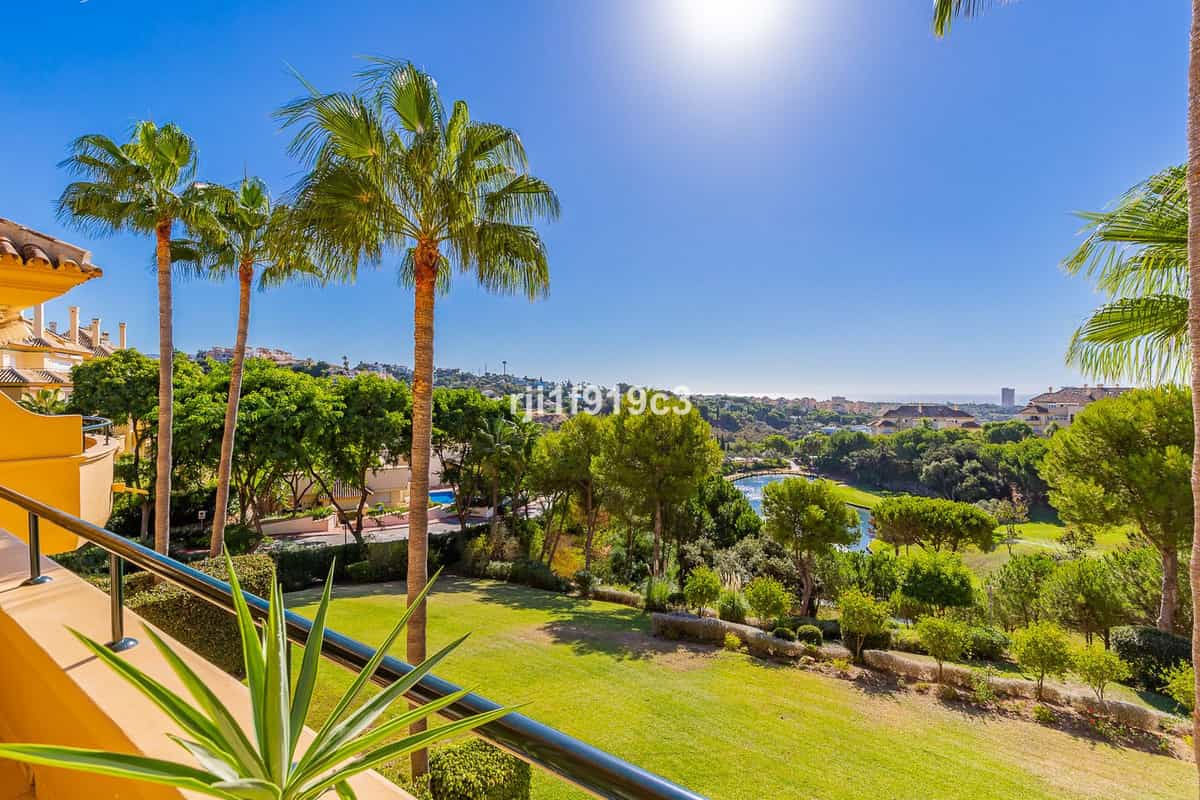 Condominium in Ojen, Andalusia 11046170