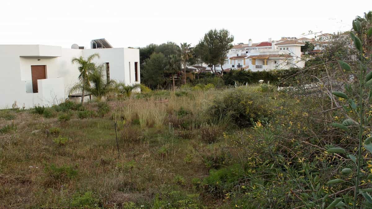Land in Benalmadena, Andalusia 11046745