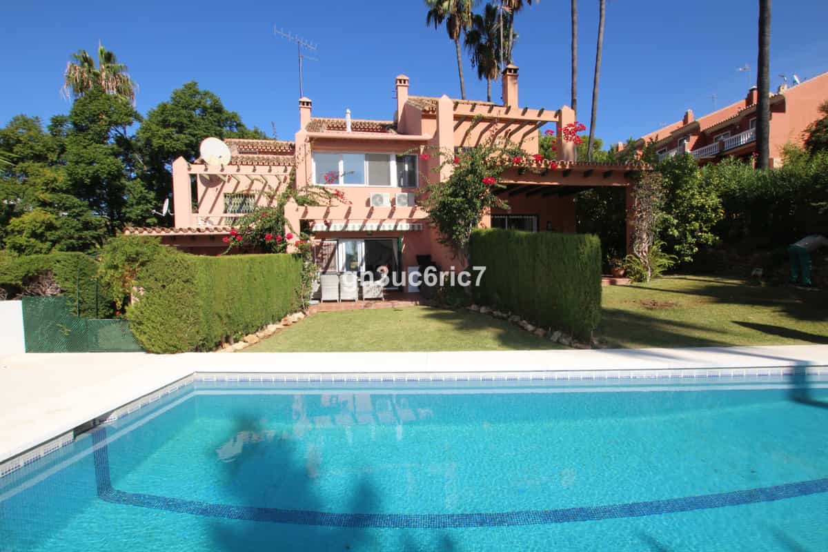 House in Fuengirola, Andalusia 11047278