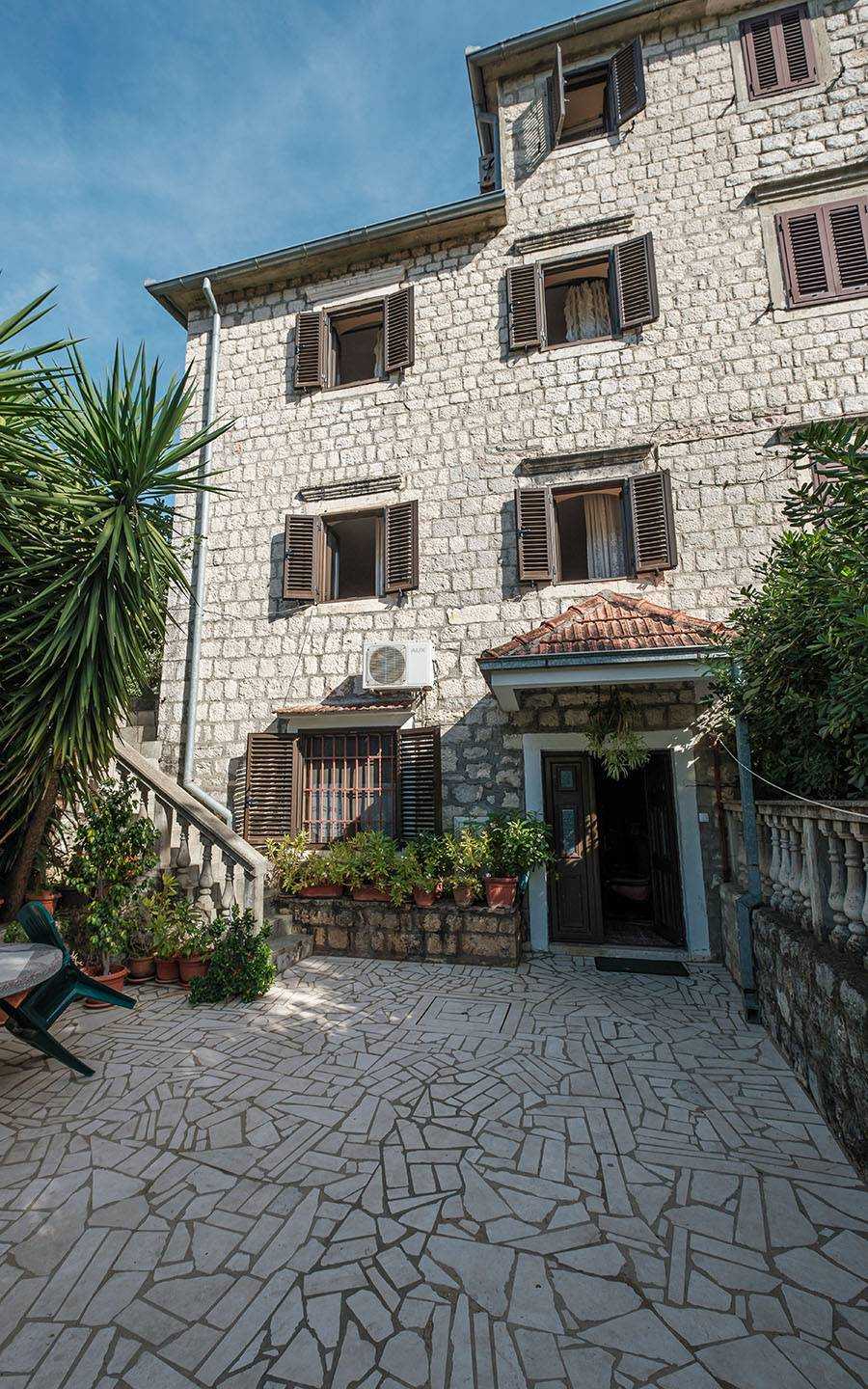 House in Gornji Bogdasici, Kotor 11048073
