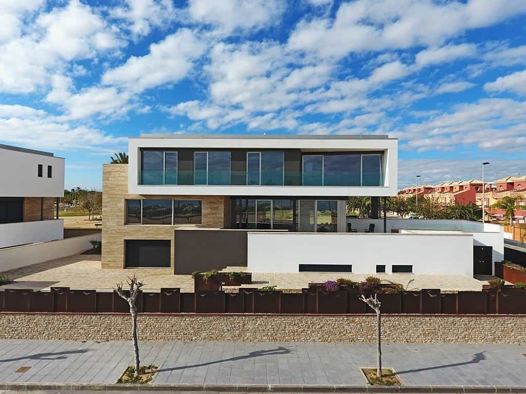 Residential in Pilar de la Horadada, Valencian Community 11048444