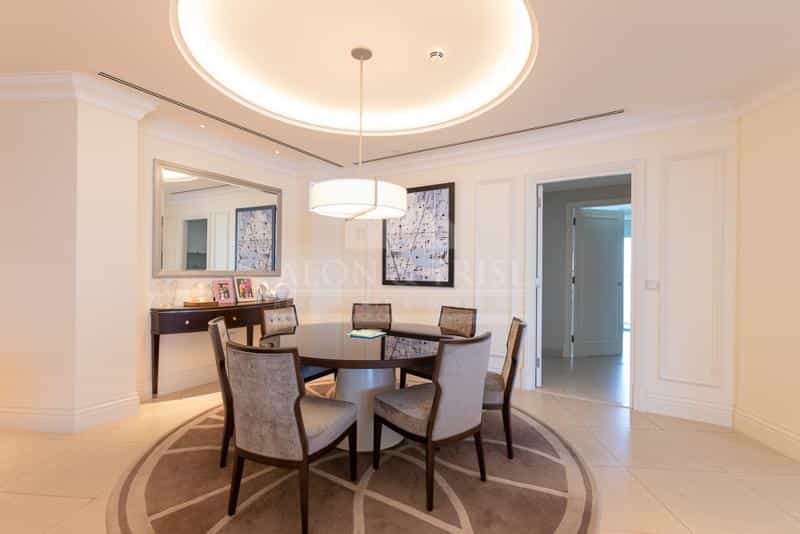 Condominium in Dubai, Dubayy 11048851
