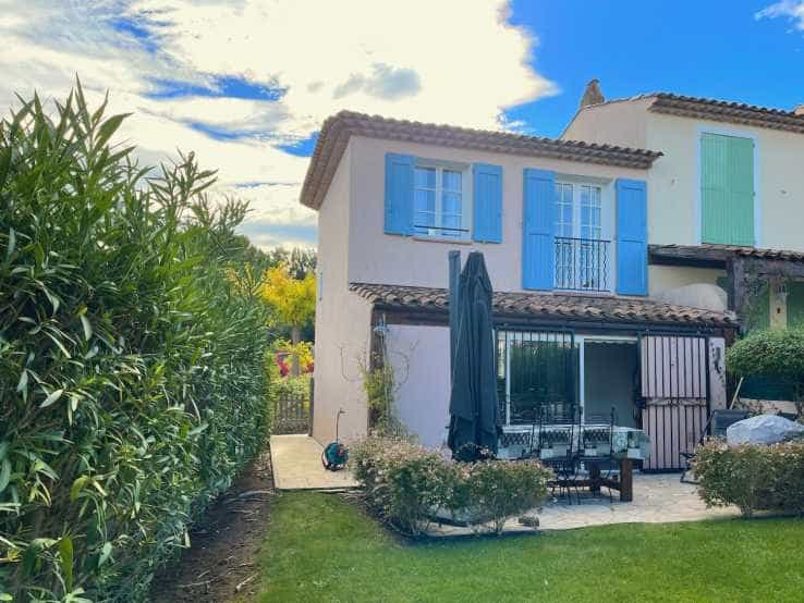 casa en Roquebrune-sur-Argens, Provenza-Alpes-Costa Azul 11049988