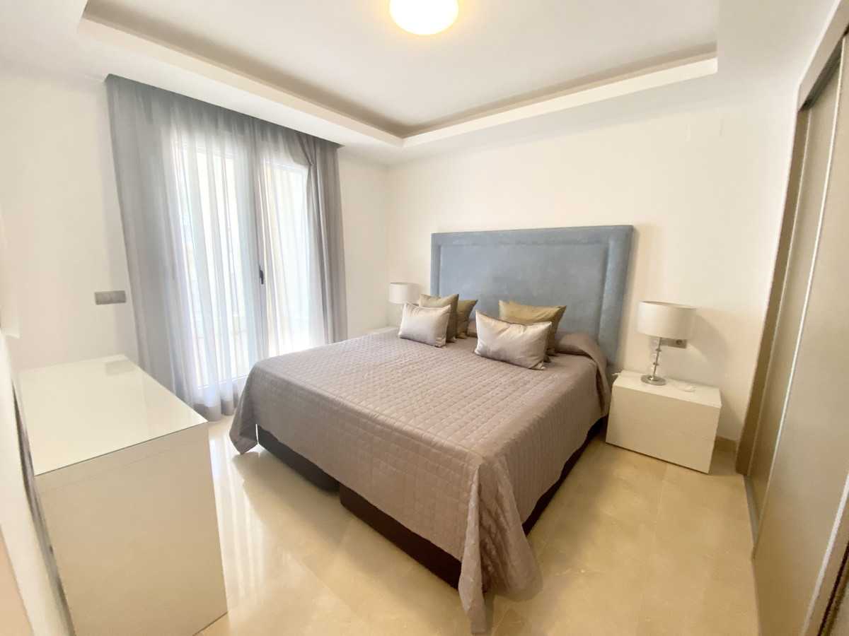 Condominium in Estepona, Andalusia 11050105