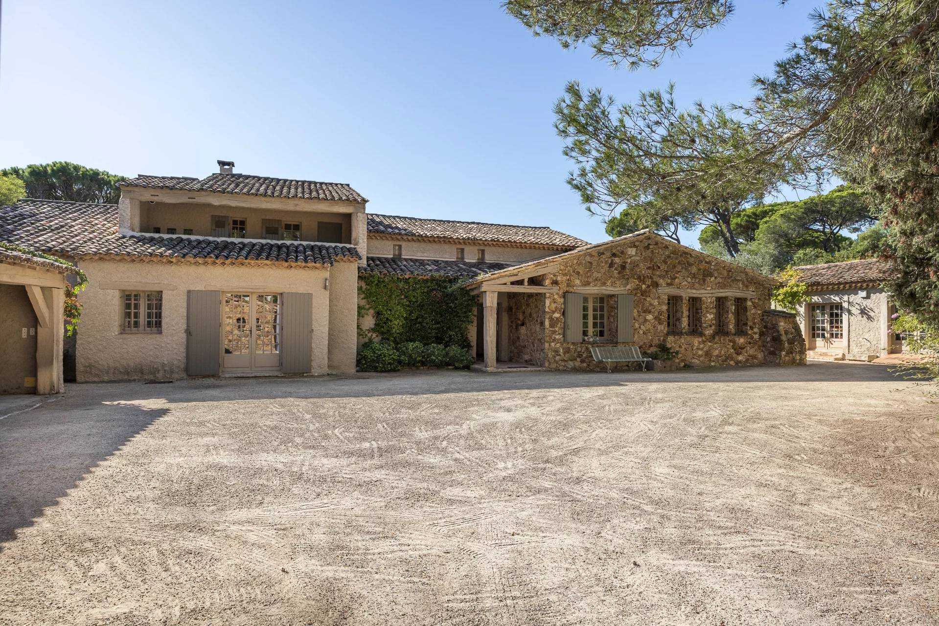 rumah dalam Saint-Raphael, Provence-Alpes-Côte d'Azur 11050383