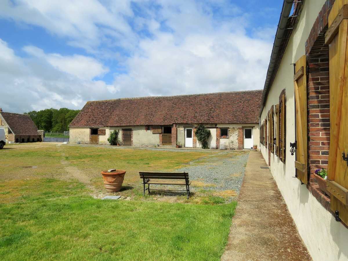 Hus i Ardelles, Centre-Val de Loire 11050426