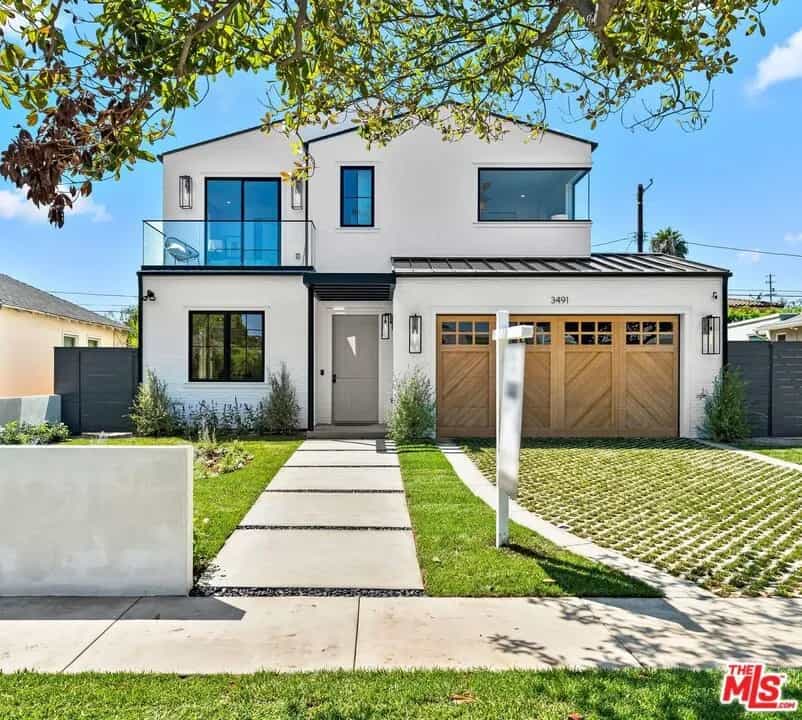 House in Alla, California 11050600
