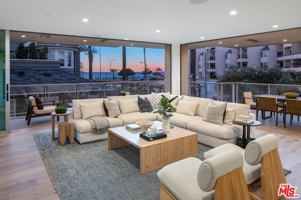 Condominium in Santa Monica, California 11050675