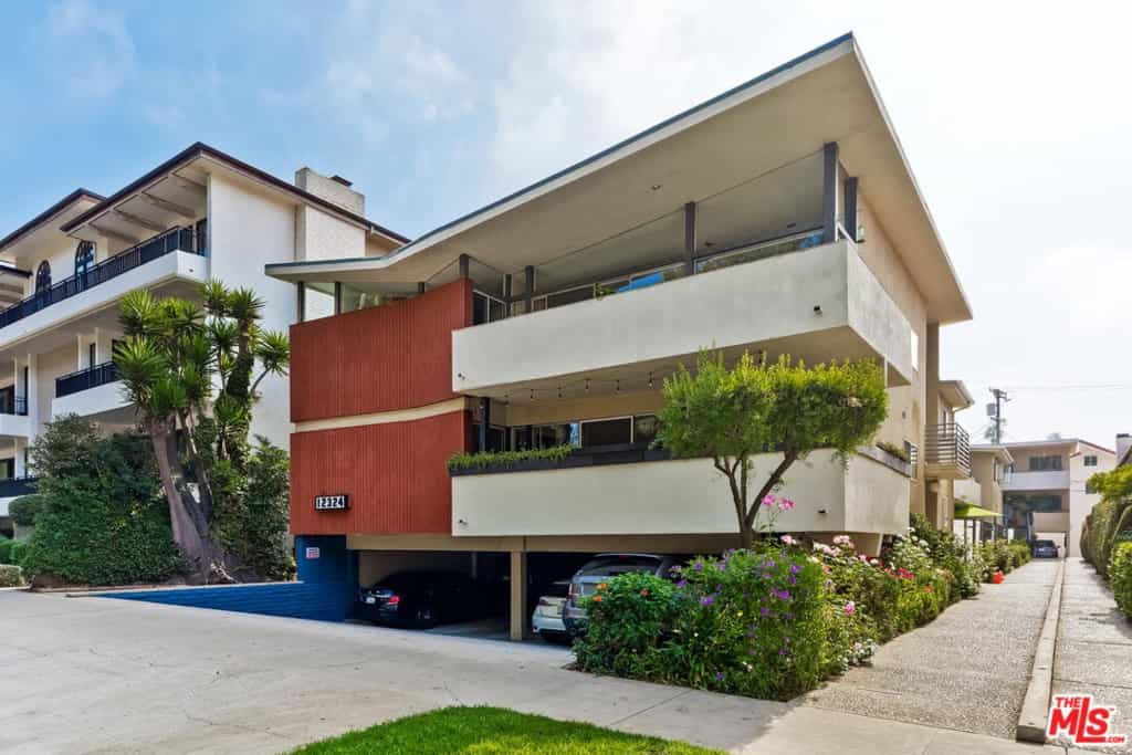 Condominium in Los Angeles, California 11050680