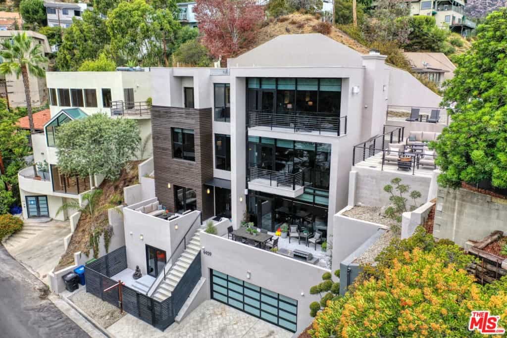 Condominium in Los Angeles, California 11050711