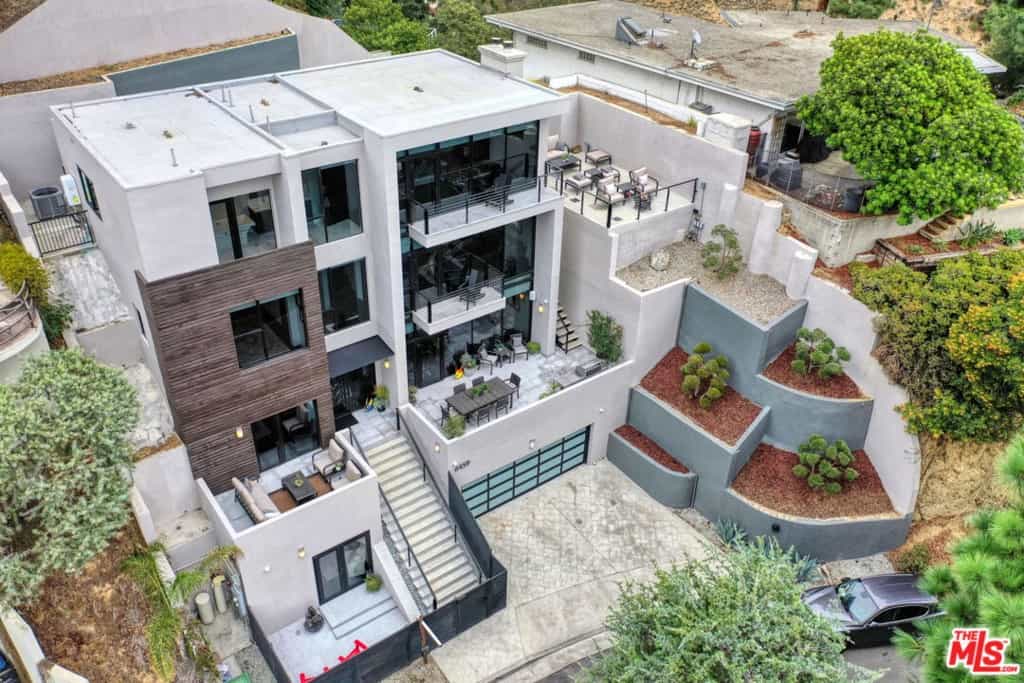 Condominium in Los Angeles, California 11050711