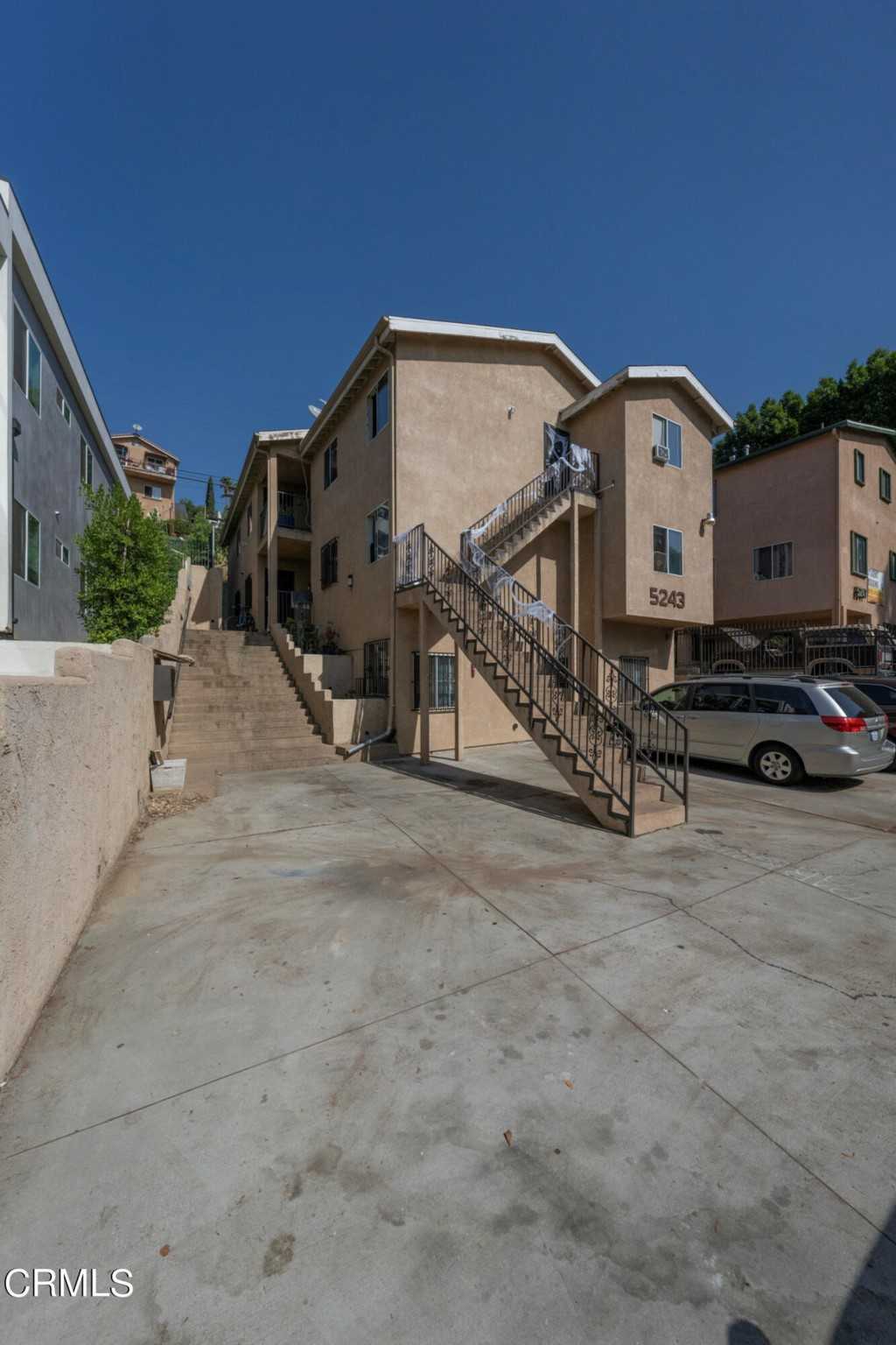 Condominium in Aurant, California 11050807