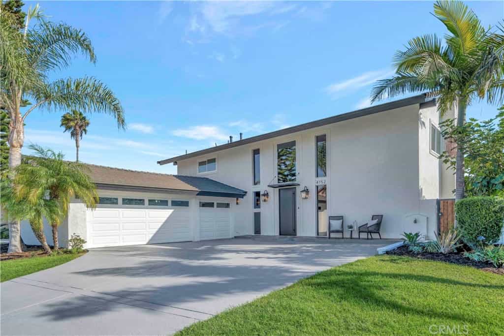 House in Huntington Beach, California 11050866