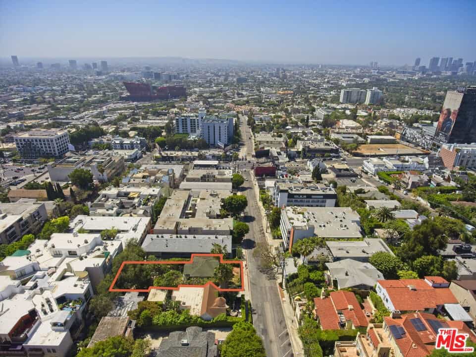 Condominium in West Hollywood, California 11050884