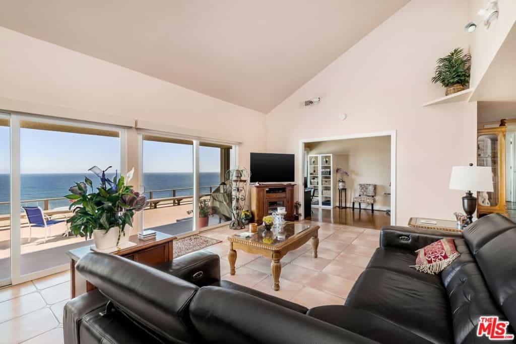 Condominio nel Spiaggia di Topanga, California 11051024