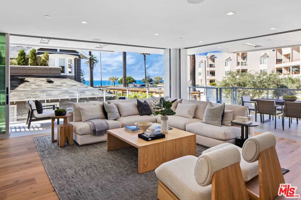 Condominium in Santa Monica, California 11051092