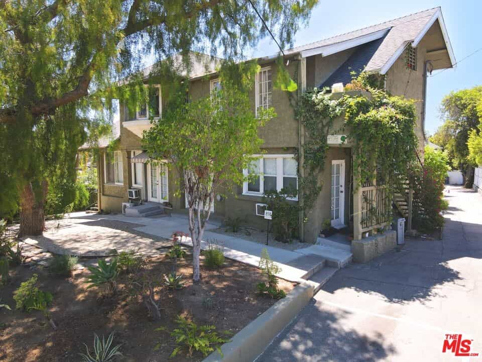 Condominium in Dayton Avenue, California 11051163
