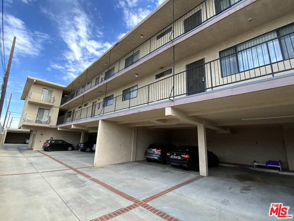 Condominium in Hawthorne, California 11051232